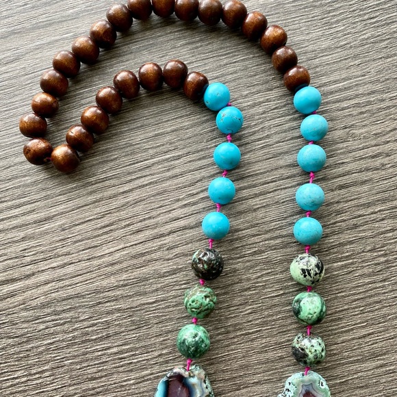 Hand knotted gemstone necklace.  42” - Picture 5 of 11